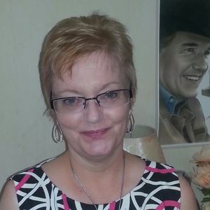 Meet your Posher, Stacy